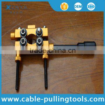 Hand tool cable insulation layer stripper with light weight