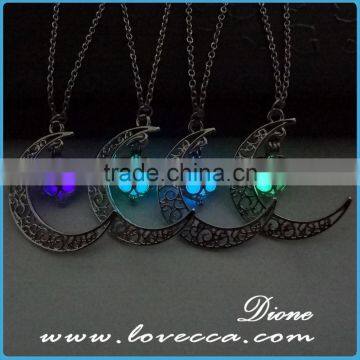 Fashionable Luminous Necklace Glow In Dark Hollow Heart Pendant Necklace photo-3