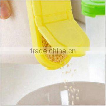 Custom Creative Plastic Food-Grade PP Condiment Storage Container With Tight Lids Spice Box Supplier In China photo-2