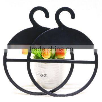 QD-Z88 Useful plastic round tie/scarf hanger for display