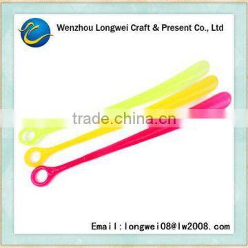 long handled decorative plastic shoe horn