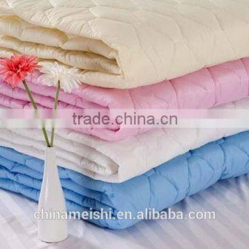 China Manufacturer Wholesale Price Waterproof Mattress Protector photo-3