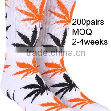 wholesale customized quality marijuana leaf socks