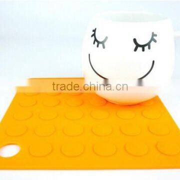 Non-slip Salient Point Silicone Chicken Pot Mat
