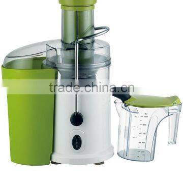 vegetable and fruit juicer