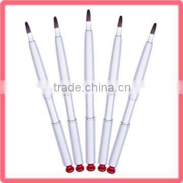 Retractable lip brush 003