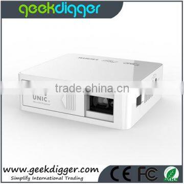 Unic UC50 800LM 854 x 480 Pixels 1500mAh Home Theater DLP Mini Projector