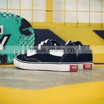 Black and White Lace-up Casual Canvas Shoes for Men photo-3