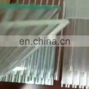 Reeded pattern glass for interior decoration