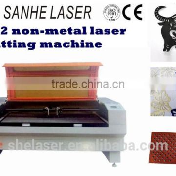 Brand new and good quality low price Co2 laser cutting or engraving machine with CCD ne