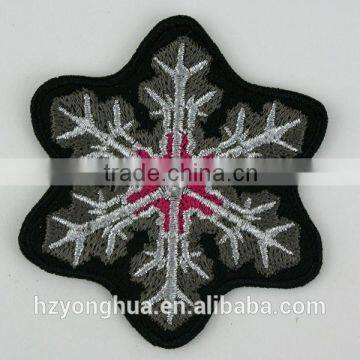 Customized Logo embroidery patch/High Quality Custom Embroidered Badges