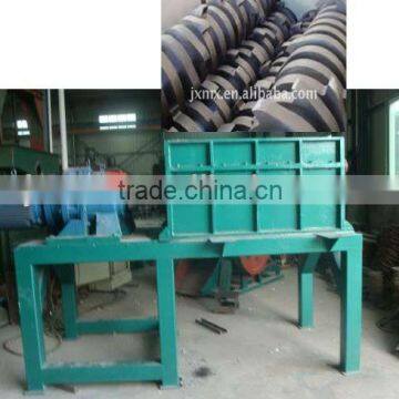 Roller metal can crusher