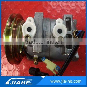 Car a/c air conditioning compressor 215-7 of Hyundai Excavator