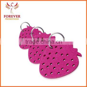 Wholesale Chinese Supplier Felt gfts Strawberry Keychain