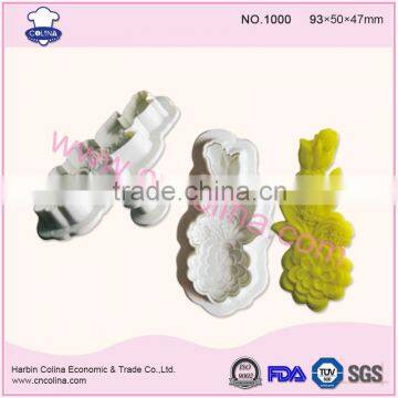 Embossed flower plastic plunger cutter for cake decoration