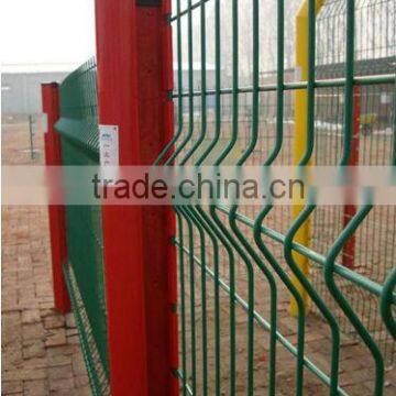 Low Cost PVC Coated 3 V Fold Mesh Fence / curved fence