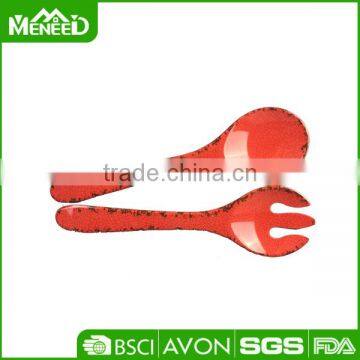 Fashion kitchen gadgets melamine serving utensils crack design red plastic dessert forks and spoons