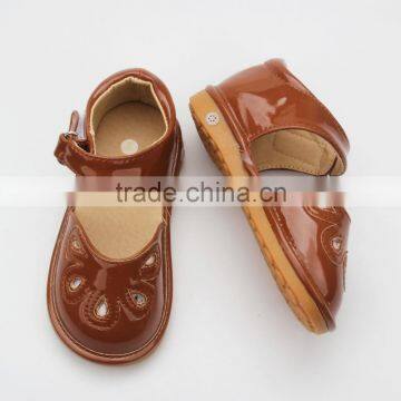 Non-slip leather baby sandals summer children squeaky shoes