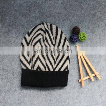 100% acrylic custom make black and white strips beanie hat