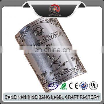 High Quality Custom Made Bottle Decoration Use Brushed Aluminum Embossde Cambered Wine Metal Sticker