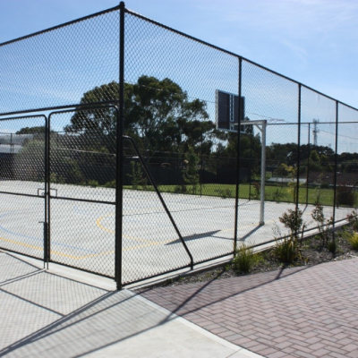 Galvanized Diamond-Mesh Chain Link Fence for Basketball Court Protection photo-5