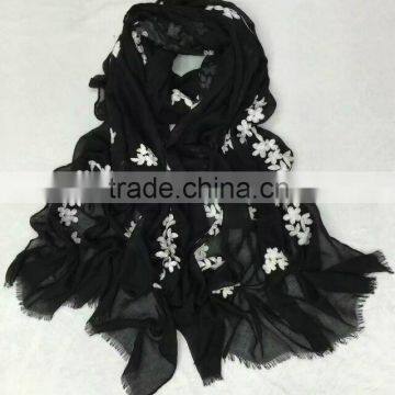 Wholesale Fringe Tassel Flower Embroidery Design Cotton Fashion Ladies Winter Shawl