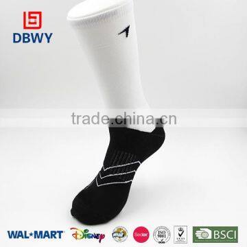 2015! Newest Fationable Black and White Knee High Cotton Sport Sock of China Manufacturer !