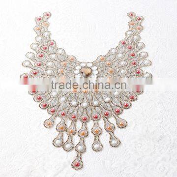 wholesale custom sew or iron on glass stone crystal neckline rhinestone flower aqqlique beaded diamond applique patch