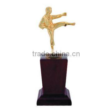 New design Personalized Metal Karate Figurine Trophy