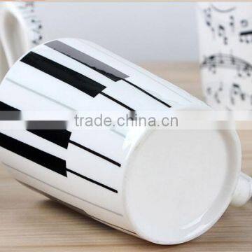 2015 new creative note tave and cat ceramic mug with cover and unique handle