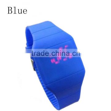 2016 hot topic silicone watch strap wristwatch features led watch