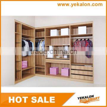 MFC walk in closet without door