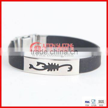 2013 lastest design new arrival silicon wristband with metal clasp