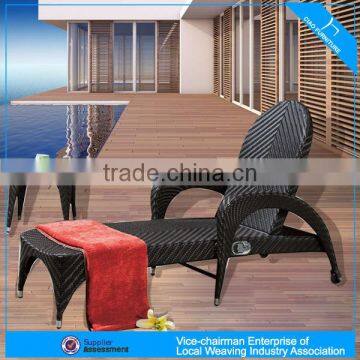 High Quality Rattan Leisure Recliner Beach Lounger With Wheel photo-3