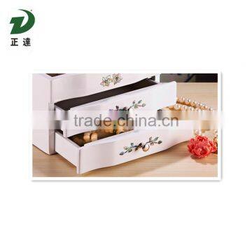 CJewelry ZD-1506 Box Girls Jewelry Organizer Mirrored Mini Travel Case Lockable White photo-4