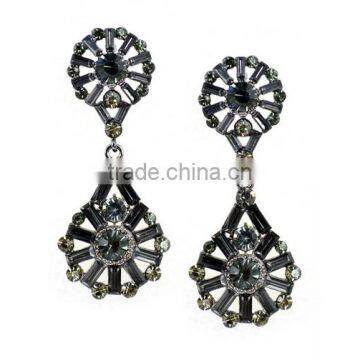 Black Flower Design Resin Pendant Earrings New Fashion Crystal Stud Earrings Jewelry Wholesale photo-5