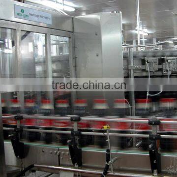 Automatic carbonated beverage bottling machine