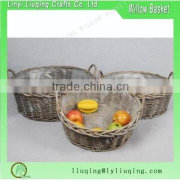 Wicker fruit basket with net cover