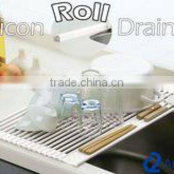 japanese new products 100% food-safe silicon kitchenware sink mat plate drainer strainer silicon roll drainer