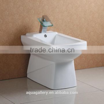 Modern Ceramic Bidet with Faucet Hole