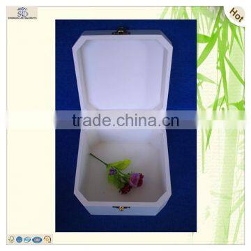 Engraved Painted Lock Square Wooden Pen Box photo-3