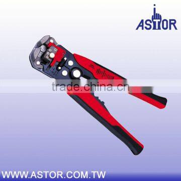 Automatic crimper wire stripper