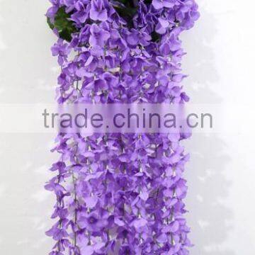 Artificial plastic flower vine