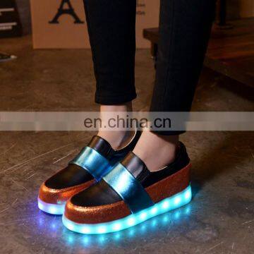 Wholesale New Design Hottest Ladies Shoes European Fashion Women Shoes LED Shoes Sneakers Girls Footwear photo-2