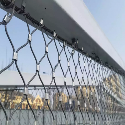 Flexible 304 Stainless Steel Rope Mesh Safety Net Fence Netting Anti-Fall Netting for Zoo Cage Fence Balcony Stair