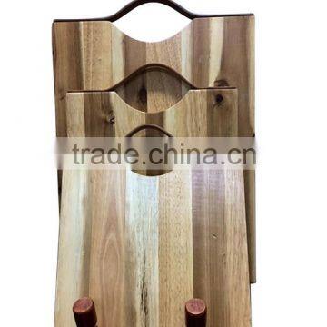 High quality best selling eco friendly Natural Rubberwood Cutting Board with handle from Viet Nam