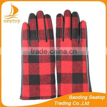 2016 ladies cheap touch-screen checker design cloth gloves with imitation leather palm