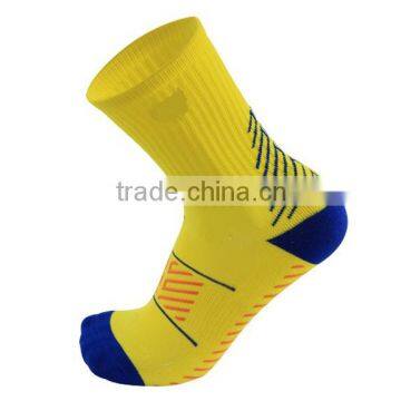 Customized Wholesale Cheap Team Basketball Socks photo-3