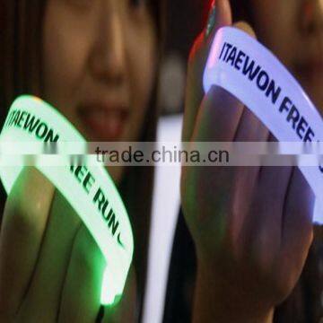 Design glow bracelet promotional glow wrist band bracelet