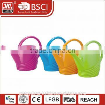 2017 new cheap portable plastic watering can with various designs for garden